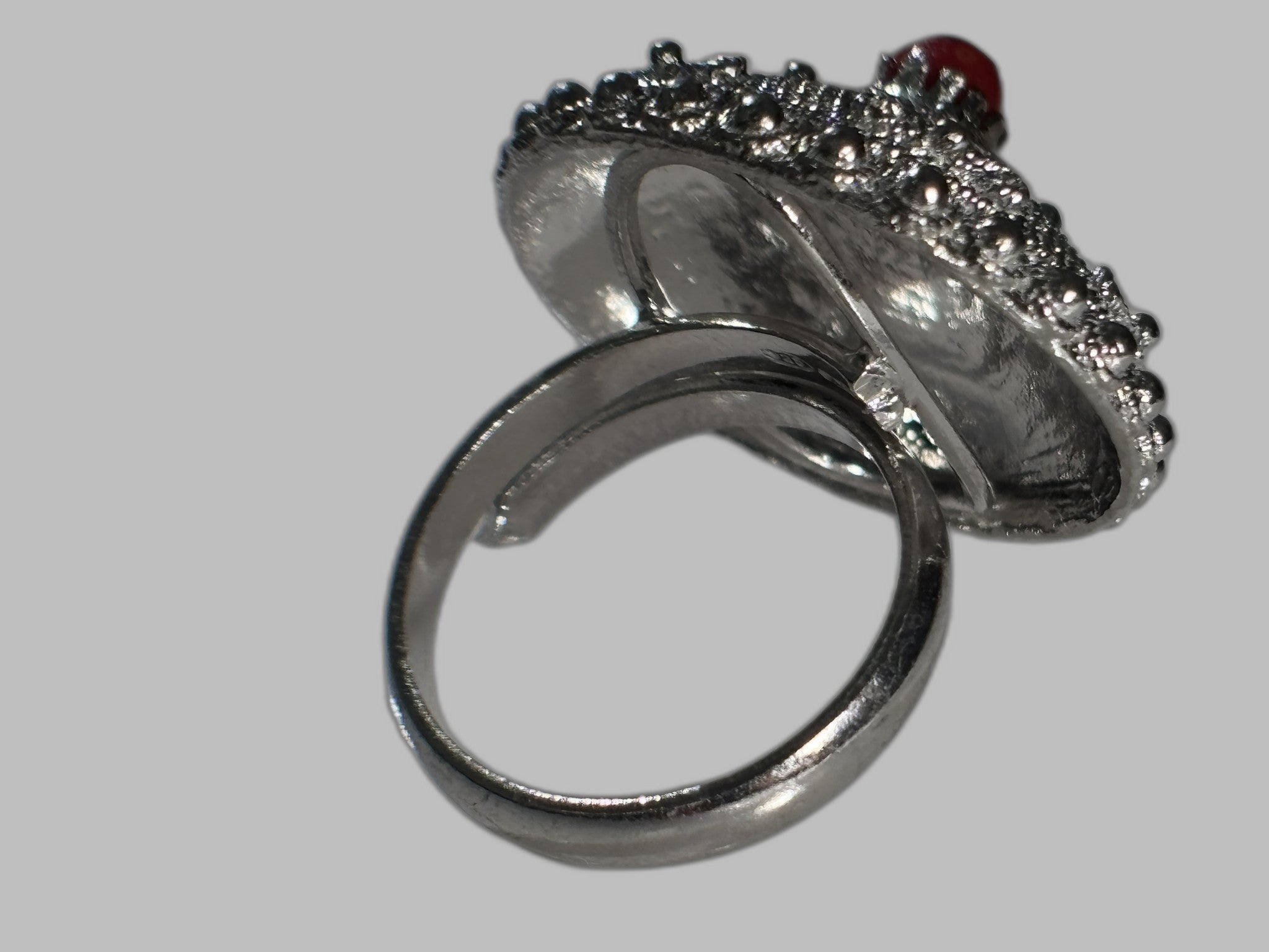 Anello Con Bottone Sardo Nuorese Con Corallo 1