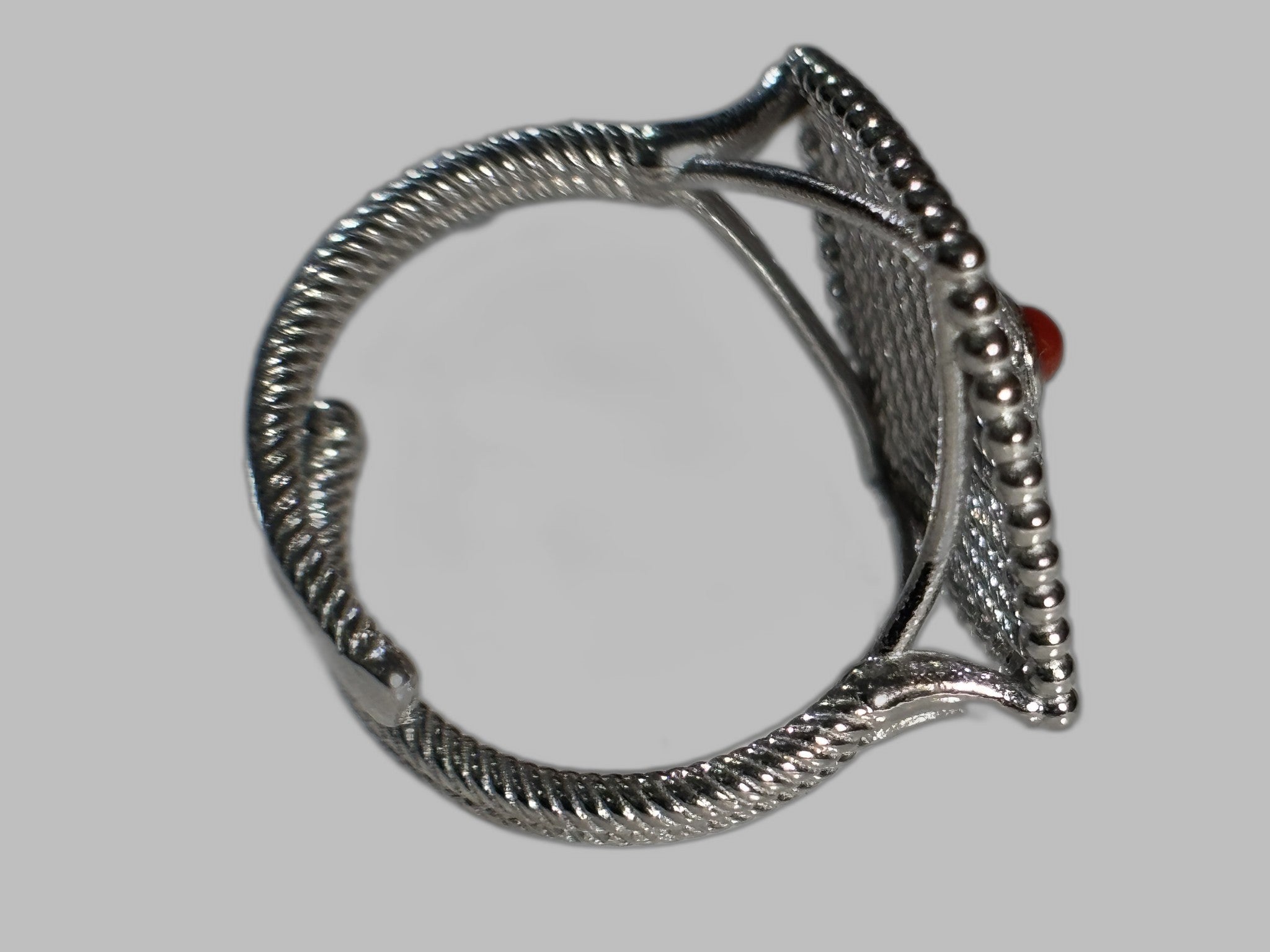 Anello Intrecciato Con Corallo