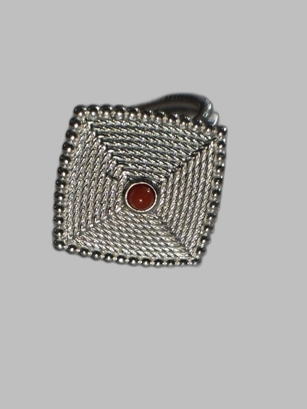 Anello Intrecciato Con Corallo