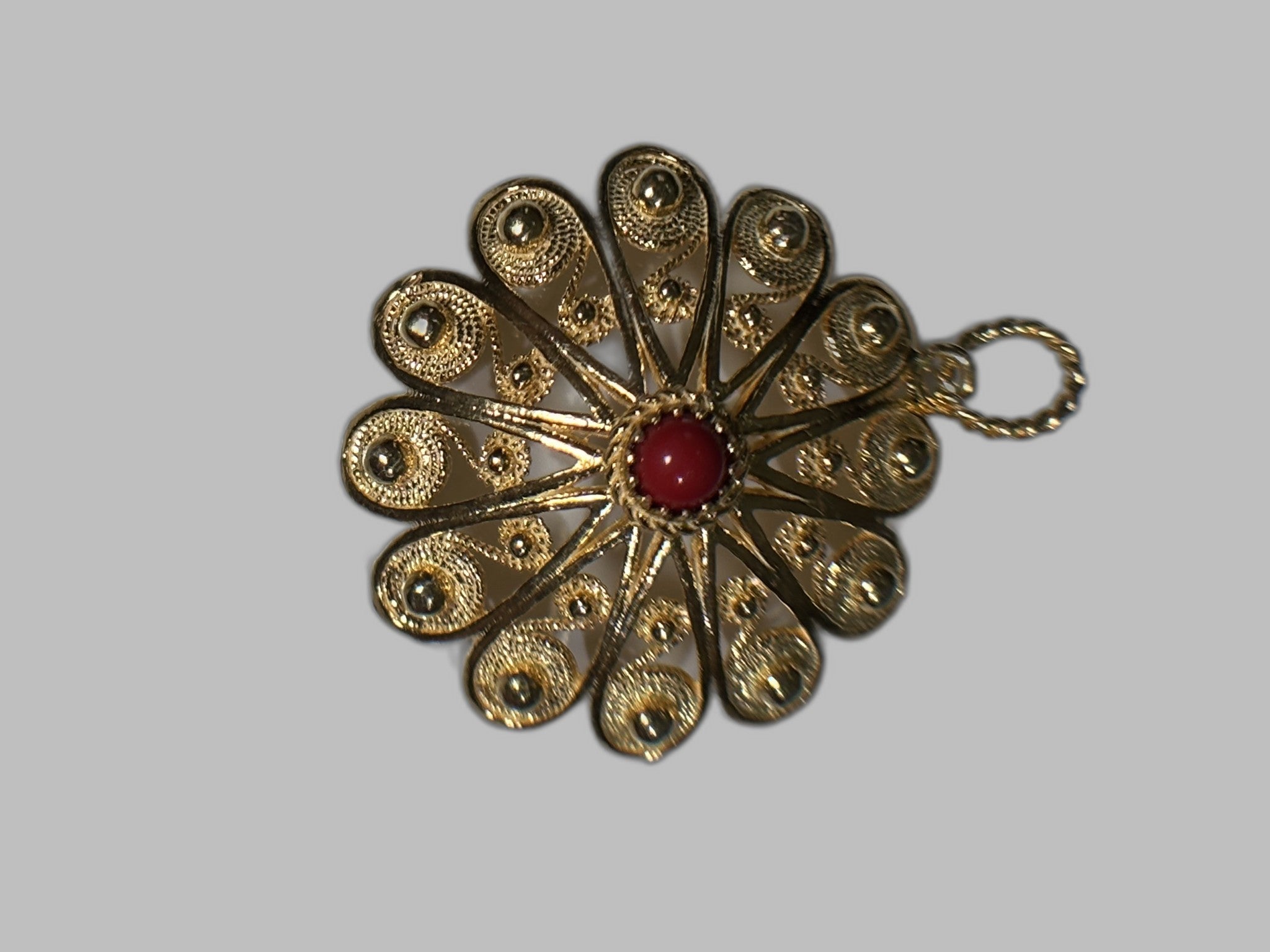 Ciondolo Fiore Sardo Con Corallo